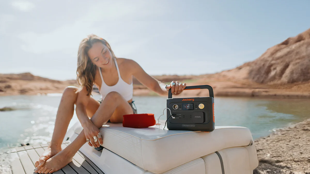 Jackery explorer 300 plus 11