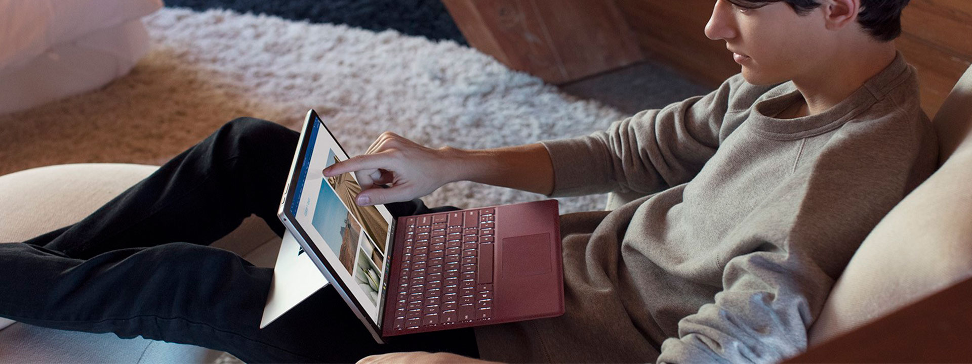 Surface-Pro-Signature-Type-Cover Комфортна робота, надійне магнітне кріплення